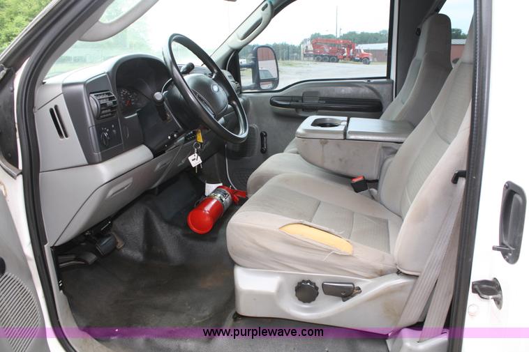 image for item 5069 2005 Ford F450 Super Duty extended cab pickup truck