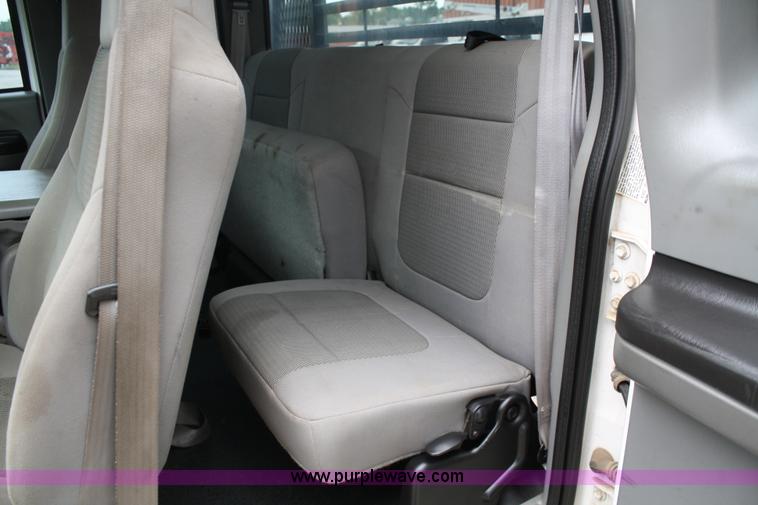 image for item 5069 2005 Ford F450 Super Duty extended cab pickup truck