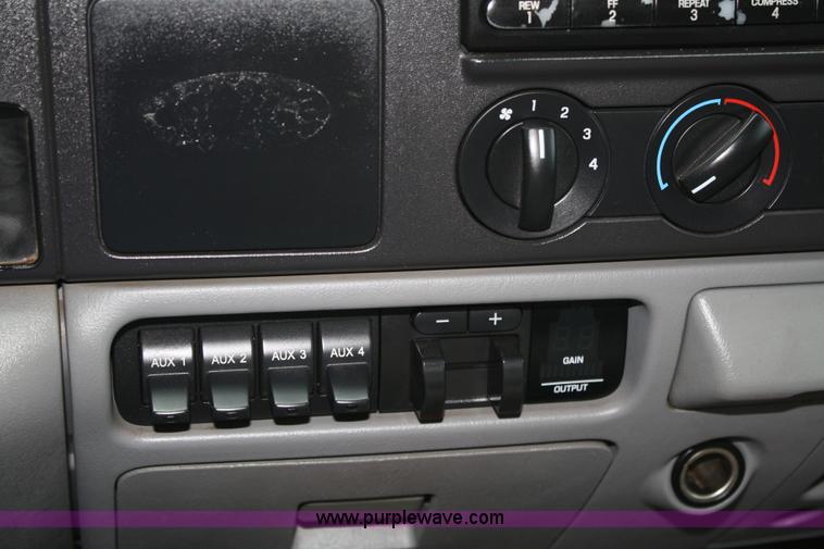 image for item 5069 2005 Ford F450 Super Duty extended cab pickup truck