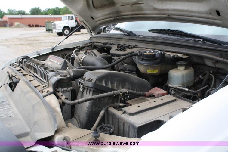 image for item 5069 2005 Ford F450 Super Duty extended cab pickup truck