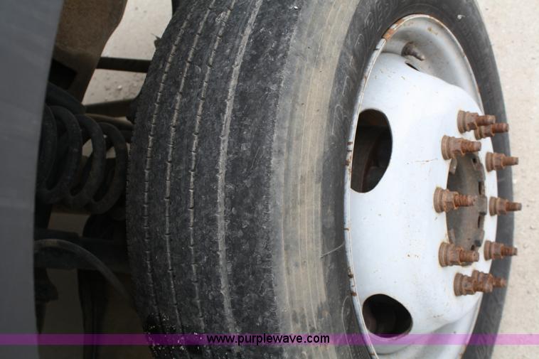 image for item 5069 2005 Ford F450 Super Duty extended cab pickup truck