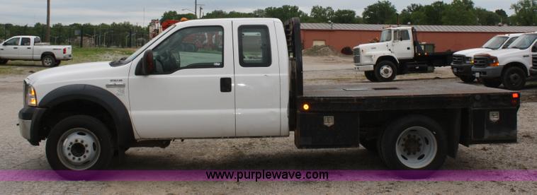 image for item 5070 2006 Ford F450 Super Duty extended cab pickup truck