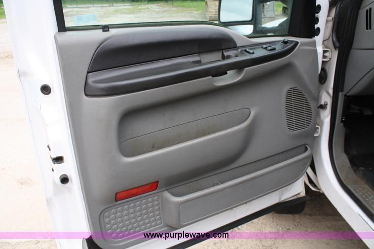 image for item 5070 2006 Ford F450 Super Duty extended cab pickup truck