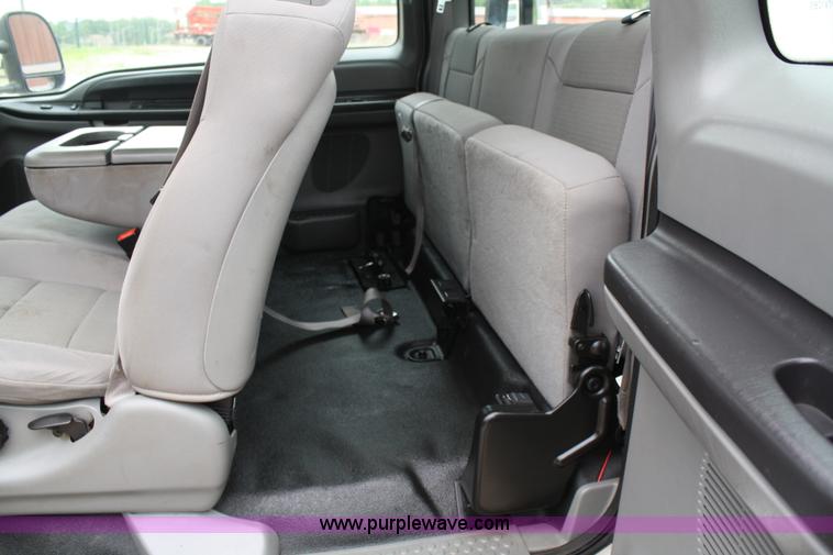 image for item 5070 2006 Ford F450 Super Duty extended cab pickup truck