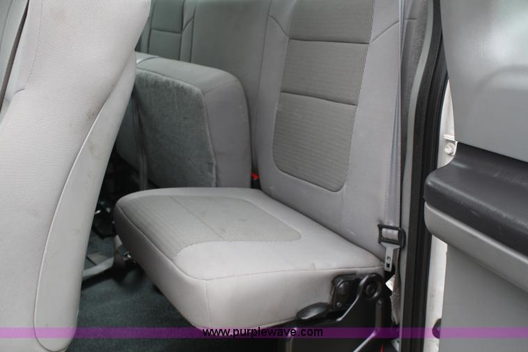 image for item 5070 2006 Ford F450 Super Duty extended cab pickup truck