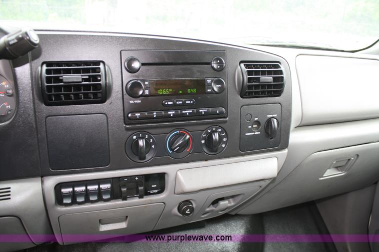 image for item 5070 2006 Ford F450 Super Duty extended cab pickup truck