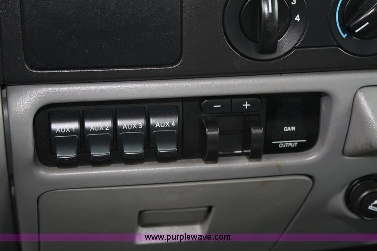 image for item 5070 2006 Ford F450 Super Duty extended cab pickup truck