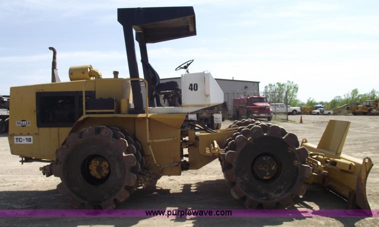 image for item 5515 Muller TC-18 articulating sheeps foot roller