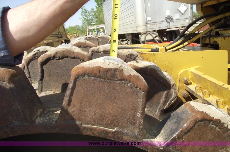 image for item 5515 Muller TC-18 articulating sheeps foot roller