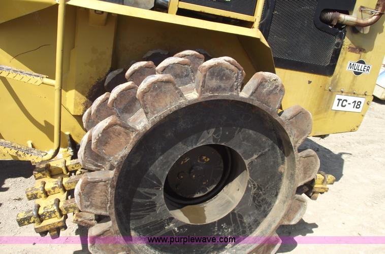 image for item 5515 Muller TC-18 articulating sheeps foot roller