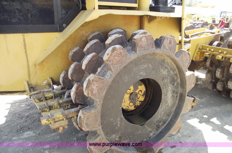 image for item 5515 Muller TC-18 articulating sheeps foot roller