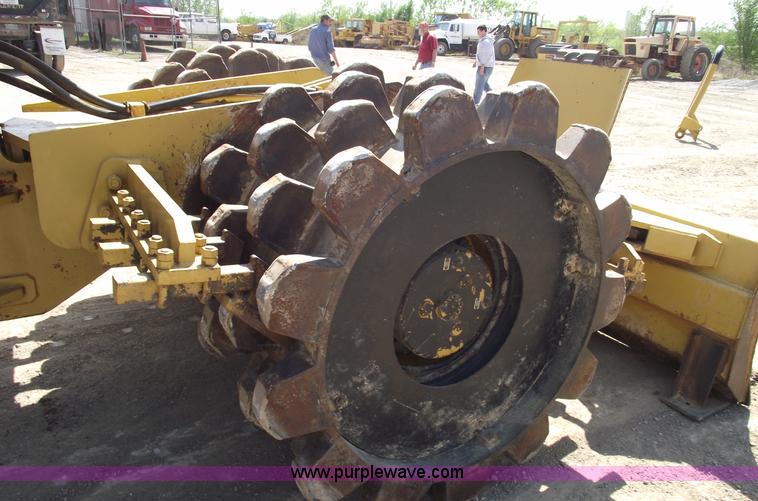 image for item 5515 Muller TC-18 articulating sheeps foot roller