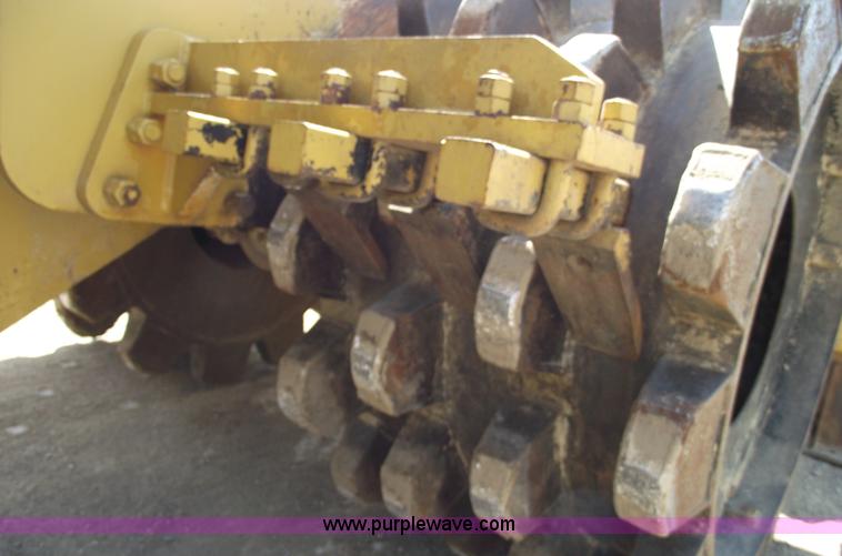 image for item 5515 Muller TC-18 articulating sheeps foot roller