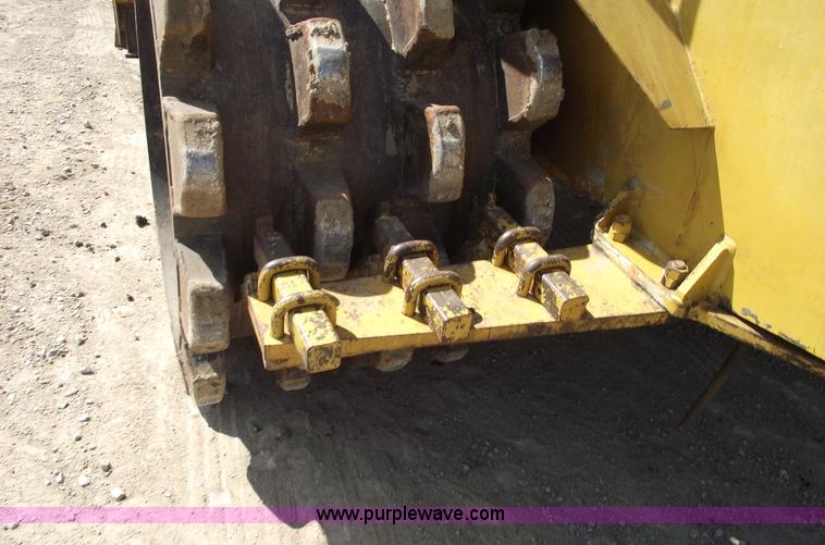 image for item 5515 Muller TC-18 articulating sheeps foot roller