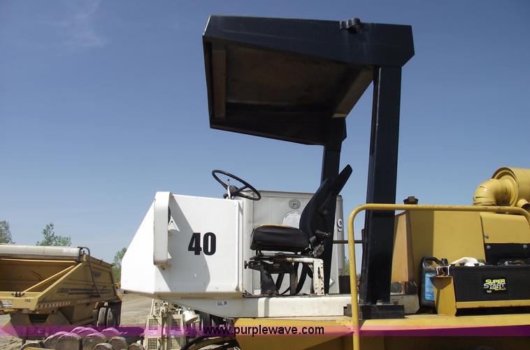 image for item 5515 Muller TC-18 articulating sheeps foot roller