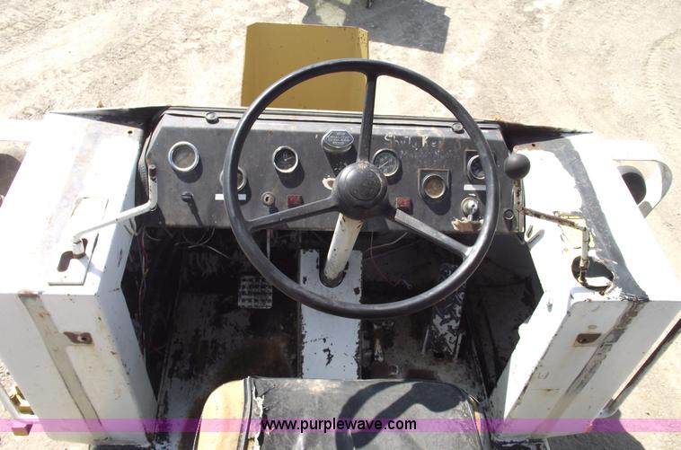 image for item 5515 Muller TC-18 articulating sheeps foot roller