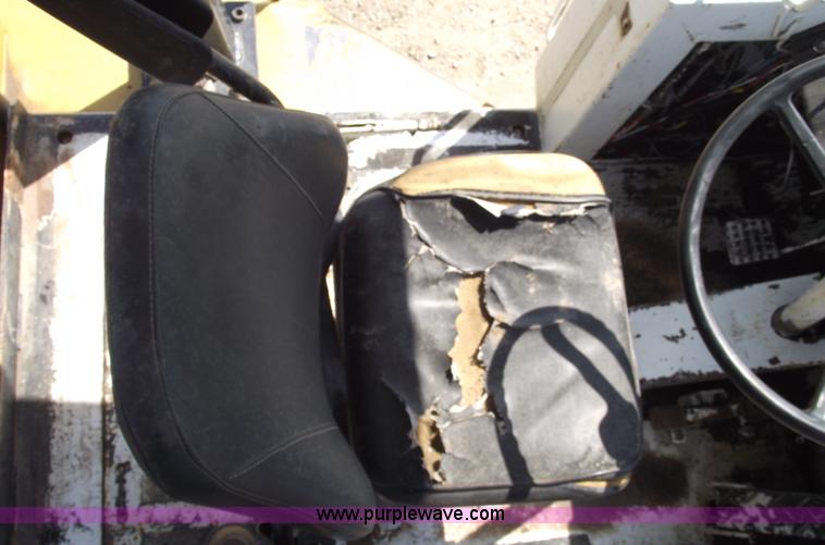 image for item 5515 Muller TC-18 articulating sheeps foot roller