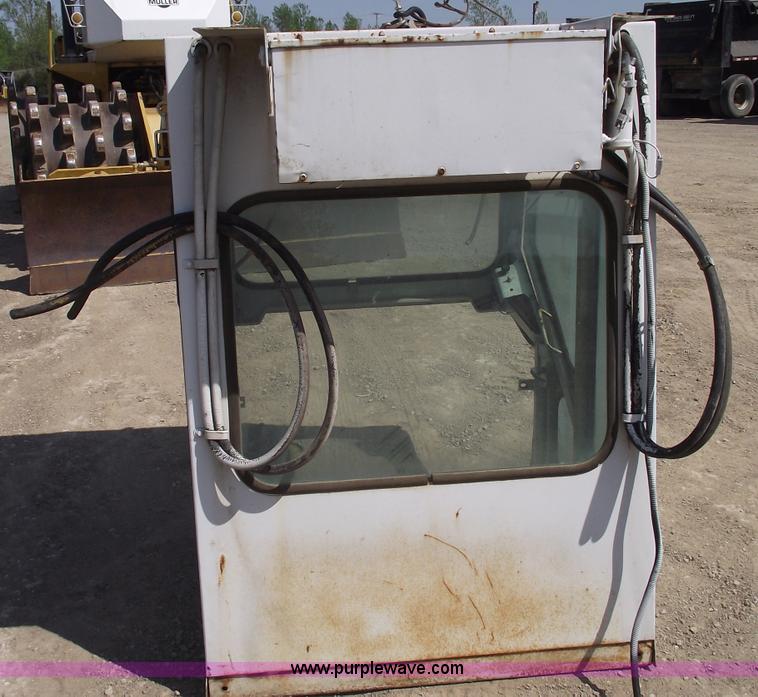 image for item 5515 Muller TC-18 articulating sheeps foot roller