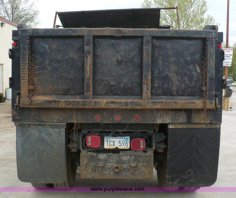 image for item 5879 1990 Chevrolet Kodiak C7H042