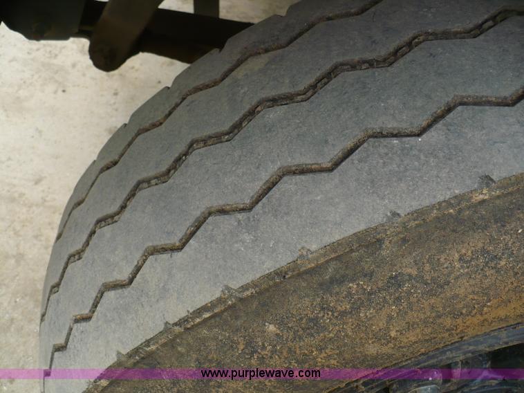 image for item 5879 1990 Chevrolet Kodiak C7H042