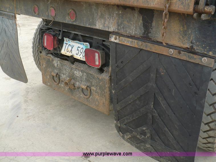 image for item 5879 1990 Chevrolet Kodiak C7H042