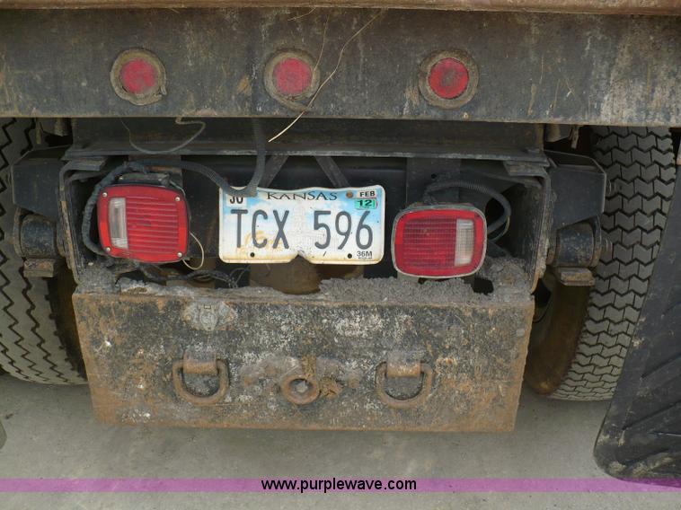 image for item 5879 1990 Chevrolet Kodiak C7H042