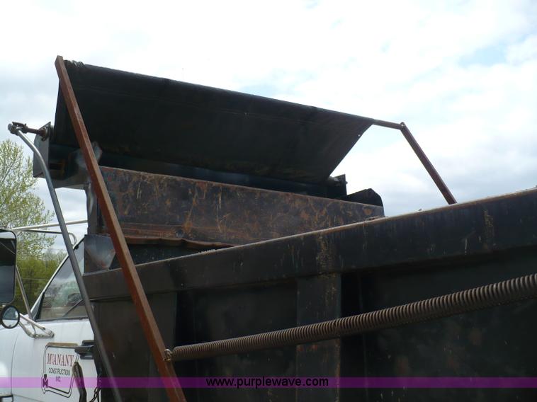 image for item 5879 1990 Chevrolet Kodiak C7H042