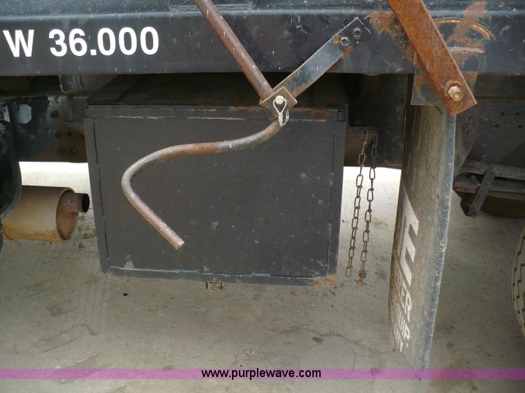 image for item 5879 1990 Chevrolet Kodiak C7H042