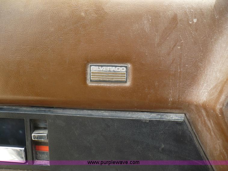 image for item 5879 1990 Chevrolet Kodiak C7H042