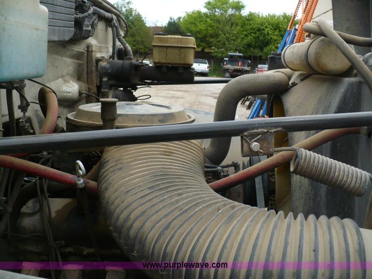 image for item 5879 1990 Chevrolet Kodiak C7H042