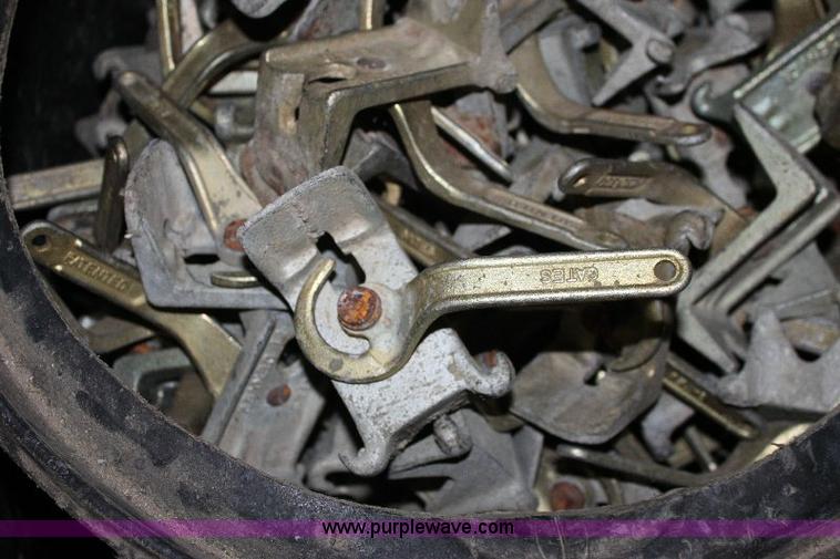 1,600 Gates cam locks in Eureka, KS Item 6545 sold Purple Wave