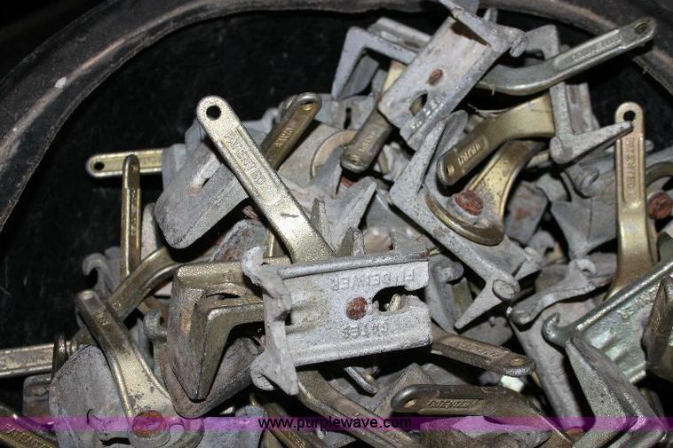 1,600 Gates cam locks in Eureka, KS Item 6545 sold Purple Wave