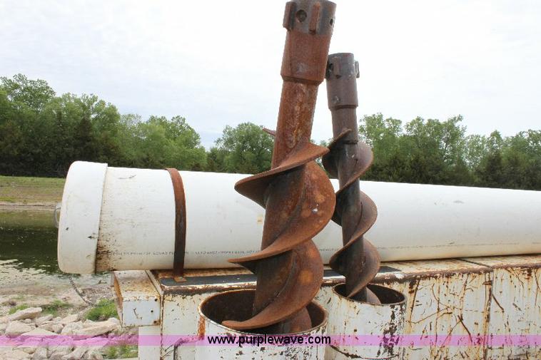 image for item 6833 2000 International 4700 service truck