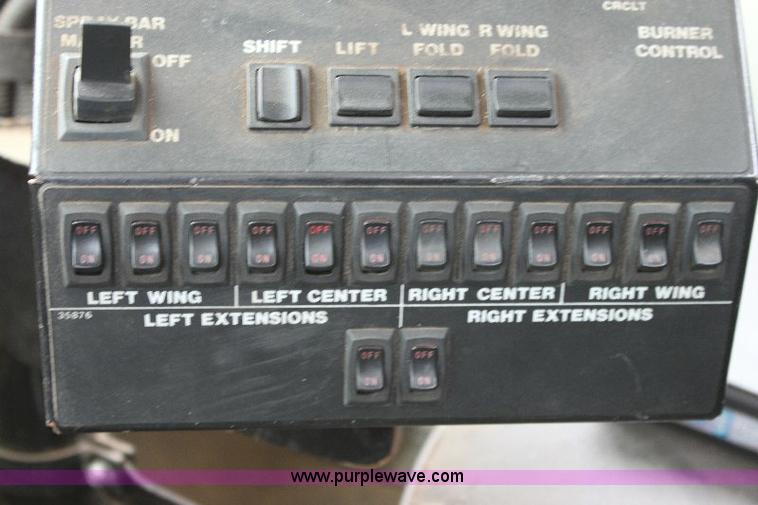 image for item 6839 1981 Ford LN8000 oil distributor truck