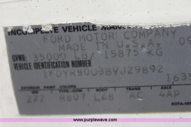 image for item 6839 1981 Ford LN8000 oil distributor truck