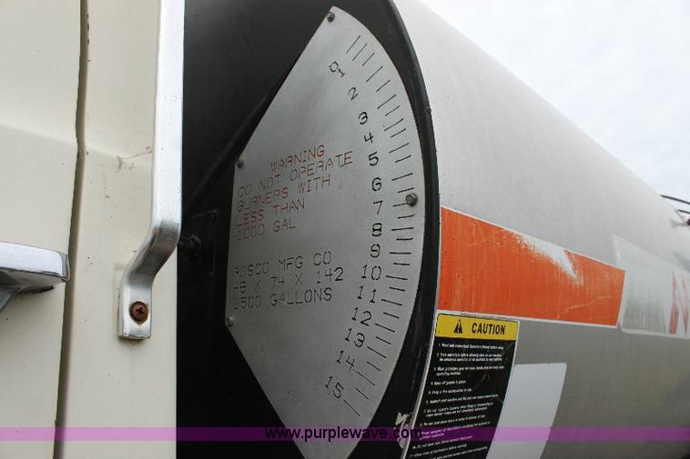 image for item 6839 1981 Ford LN8000 oil distributor truck