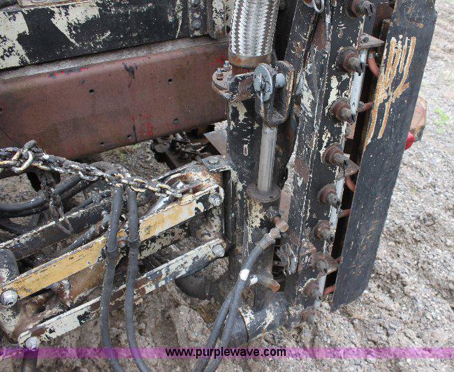 image for item 6839 1981 Ford LN8000 oil distributor truck