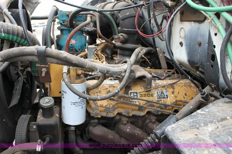 image for item 6839 1981 Ford LN8000 oil distributor truck