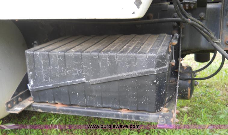 image for item 7872 1995 White GMC Aero WIA semi truck with triple axle trailer