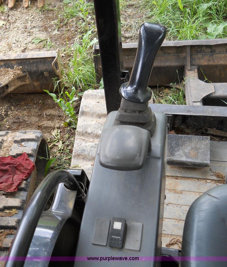 image for item 7873 2002 Caterpillar 304.5 excavator