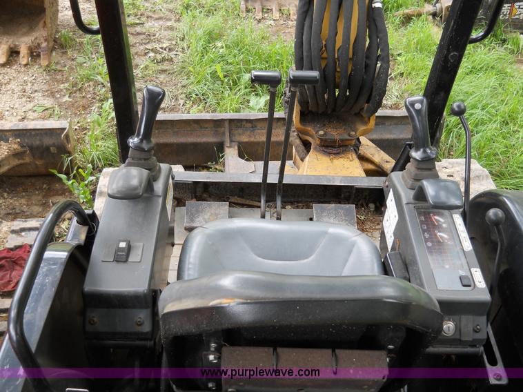 image for item 7873 2002 Caterpillar 304.5 excavator