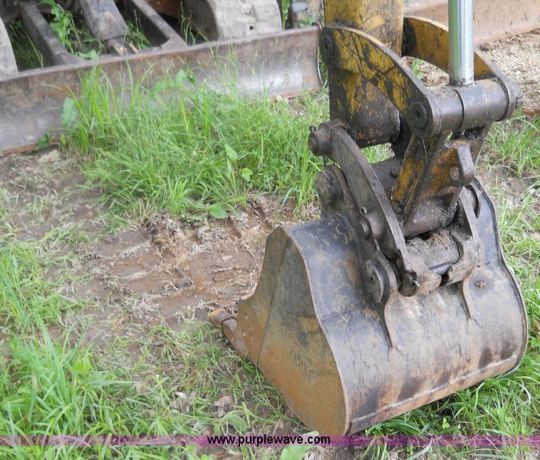 image for item 7873 2002 Caterpillar 304.5 excavator