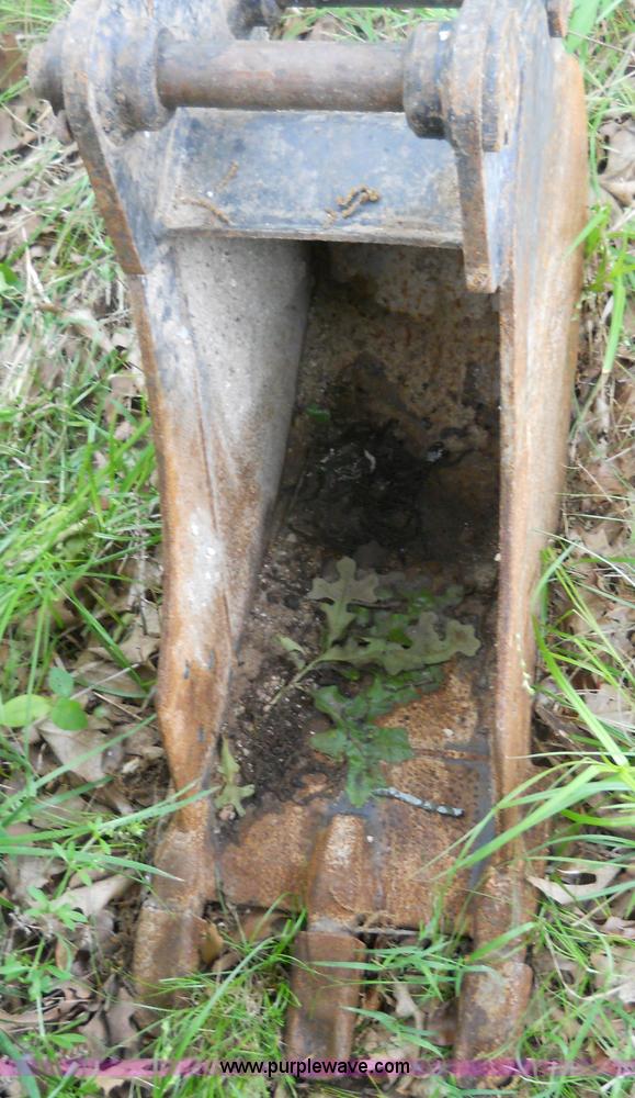 image for item 7873 2002 Caterpillar 304.5 excavator