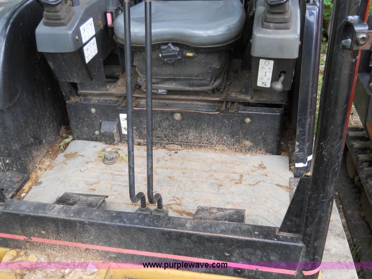 image for item 7873 2002 Caterpillar 304.5 excavator