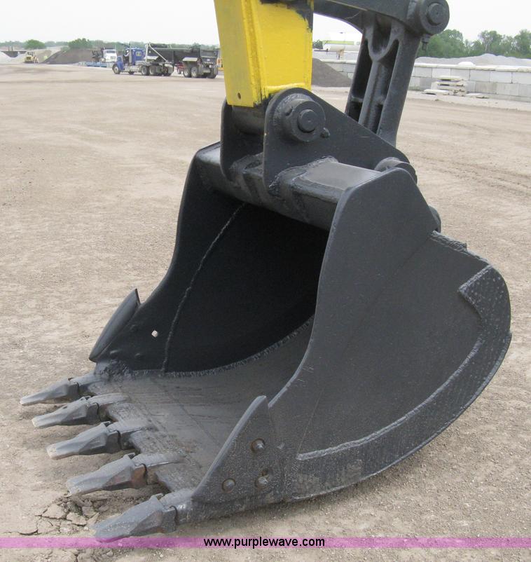 image for item 8080 1997 Komatsu PC220LC-6 excavator