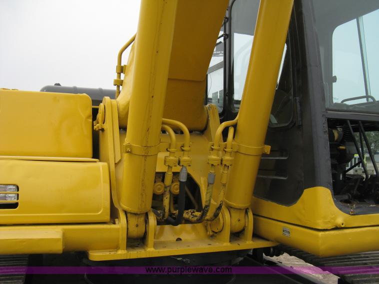 image for item 8080 1997 Komatsu PC220LC-6 excavator