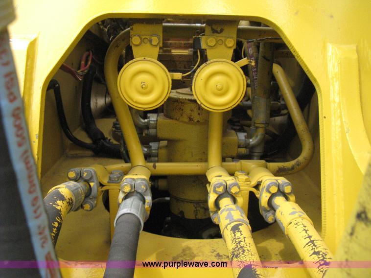 image for item 8080 1997 Komatsu PC220LC-6 excavator
