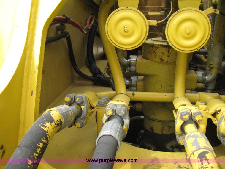 image for item 8080 1997 Komatsu PC220LC-6 excavator