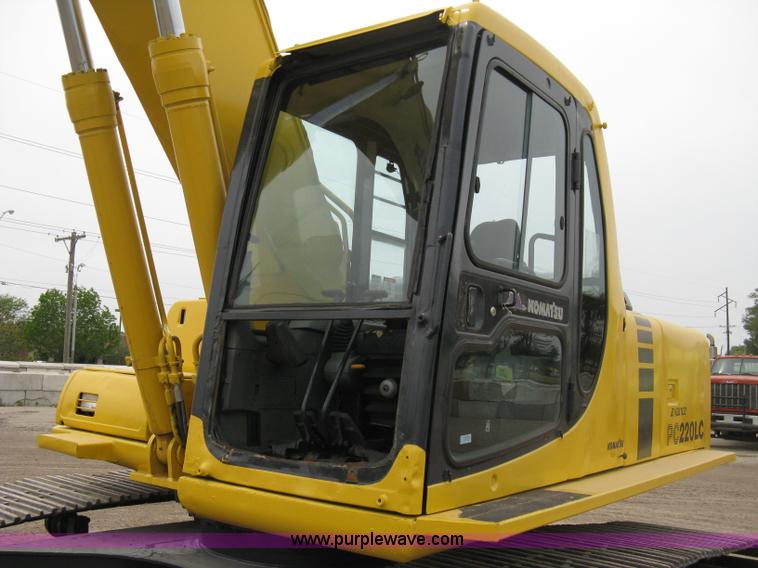 image for item 8080 1997 Komatsu PC220LC-6 excavator