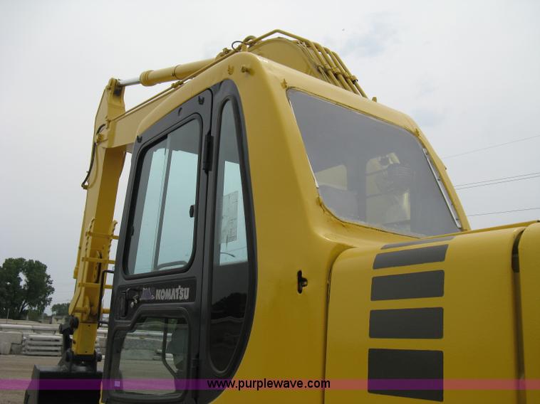 image for item 8080 1997 Komatsu PC220LC-6 excavator